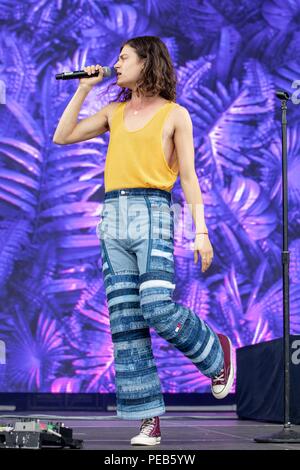San Francisco, Kalifornien, USA. 12 Aug, 2018. BORNS (GARRETT BORNS) während Außerhalb landet Musik Festival im Golden Gate Park in San Francisco, Kalifornien Quelle: Daniel DeSlover/ZUMA Draht/Alamy leben Nachrichten Stockfoto
