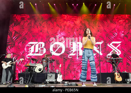 San Francisco, Kalifornien, USA. 12 Aug, 2018. BORNS (GARRETT BORNS) während Außerhalb landet Musik Festival im Golden Gate Park in San Francisco, Kalifornien Quelle: Daniel DeSlover/ZUMA Draht/Alamy leben Nachrichten Stockfoto