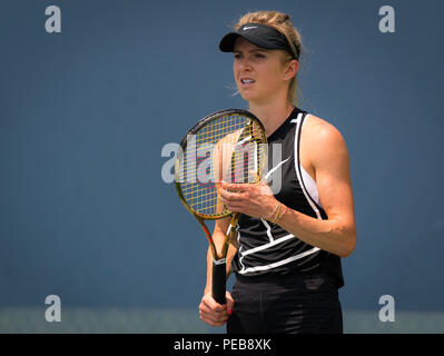 Cincinnati, OH, USA. 13 Aug, 2018. Elina Svitolina der Ukraine während der Praxis an den Westlichen und Südlichen öffnen 2018 WTA Premier 5 Tennis Turnier. Cincinnati, Ohio, USA, 13. August 2018. Quelle: AFP 7/ZUMA Draht/Alamy leben Nachrichten Stockfoto