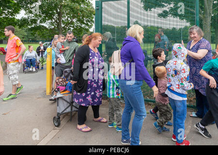 Latchford, Warrington, Großbritannien. 14. Aug 2018. 14. August 2018 - Der zweite Tag der Victoria Park erleben. VPX ist im elften Jahr und ist im Victoria Park, Latchford, Warrington, Cheshire jedes Jahr abgehalten. Jeden Dienstag im August die Tore für eine Vielzahl von Animationen für Kinder, die alle kostenlos Kredit: John Hopkins/Alamy leben Nachrichten Stockfoto