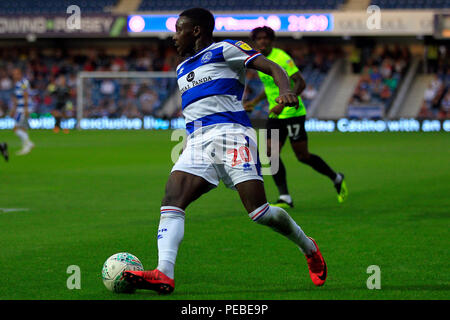 London, Großbritannien. 14. Aug 2018. Helle Osayi-Samuel der Queens Park Rangers in Aktion. Carabao Pokal, 1. Runde, Queens Park Rangers v Peterborough Utd an der Loftus Road Stadium in London am Dienstag, den 14. August 2018. Dieses Bild dürfen nur für redaktionelle Zwecke verwendet werden. Nur die redaktionelle Nutzung, eine Lizenz für die gewerbliche Nutzung erforderlich. Keine Verwendung in Wetten, Spiele oder einer einzelnen Verein/Liga/player Publikationen. pic von Steffan Bowen/Andrew Orchard sport Fotografie/Alamy leben Nachrichten Stockfoto