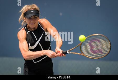 Cincinnati, OH, USA. August 13, 2018 - Elina Svitolina der Ukraine während der Praxis an den Westlichen und Südlichen öffnen 2018 WTA Premier 5 Tennis Turnier. Cincinnati, Ohio, USA, 13. August 2018. Quelle: AFP 7/ZUMA Draht/Alamy leben Nachrichten Stockfoto