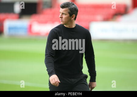 Crewe, Cheshire, UK. 14. August 2018. Fleetwood Stadt manager Joey Barton an der Schale Befestigung gegen Crewe Alexandra. Foto: Simon Newbury/Alamy leben Nachrichten Stockfoto