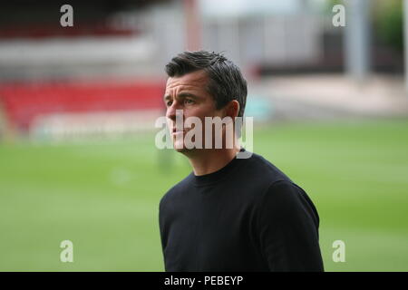 Crewe, Cheshire, UK. 14. August 2018. Fleetwood Stadt manager Joey Barton an der Schale Befestigung gegen Crewe Alexandra. Foto: Simon Newbury/Alamy leben Nachrichten Stockfoto