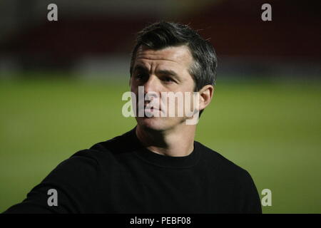 Crewe, Cheshire, UK. 14. August 2018. Fleetwood Stadt manager Joey Barton an der Schale Befestigung gegen Crewe Alexandra. Foto: Simon Newbury/Alamy leben Nachrichten Stockfoto