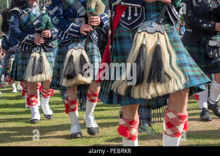 Ballater, Schottland - 09. August 2018: Pipe Bands in der Highland Games in Ballater, Schottland. Stockfoto