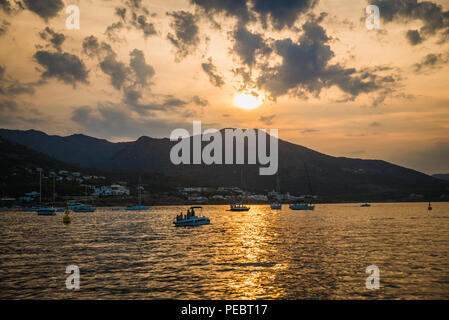 Schönen Sonnenuntergang in Cap de Creus, Costa Brava. Sommer vcation Ziel in Spanien, Europa. Stockfoto