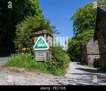 Eingang zum YHA Wasdale Hall, Wastwater, Cumbria, Lake District National Park, England, UK. Stockfoto