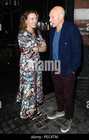 Sir Patrick Stewart und seine Frau Sunny Ozell gehen für Date Night Mit: Sonnige Ozell, Sir Patrick Stewart Wo: London, Großbritannien Wann: 13 Aug 2018 Quelle: WENN.com Stockfoto