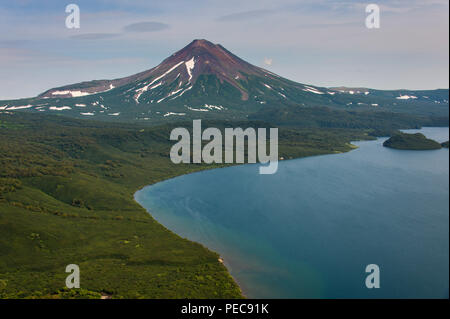 Luftaufnahme, Ilyinsky Vulkan, Kurile See, Kamtschatka, Russland Stockfoto