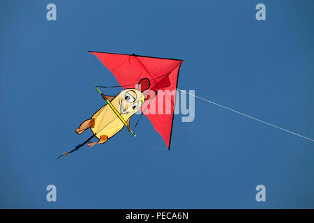 Kite mit der Sendung mit der Maus Abbildung, blauer Himmel, Deutschland Stockfoto