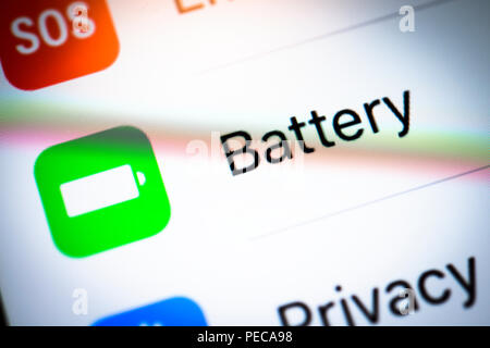 Batterie angezeigten Einstellungen auf einem iPhone, iOS, Smartphone, Display, - Nahaufnahme, Detail, Deutschland Stockfoto