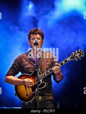 Die mexikanischen Rock Band Caifanes, mit Saul Hernadez und Sabo Romo in der Nacht auf ihrem Konzert in Hermosillo Sonora. Rock in Spanisch. Stockfoto