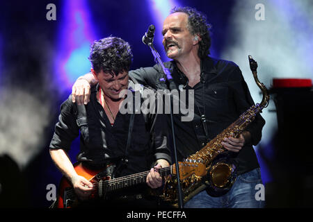 Die mexikanischen Rock Band Caifanes, mit Saul Hernadez und Sabo Romo in der Nacht auf ihrem Konzert in Hermosillo Sonora. Rock in Spanisch. Stockfoto