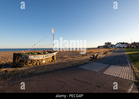 South Lancing ist ein Kiesstrand zwischen Shoreham-by-Sea und Worthing Stockfoto