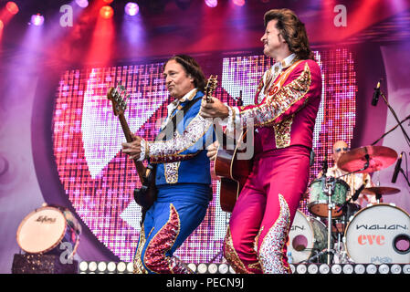 Deutschland, Ebern, Eyrichshhof Schloss, 26. Juli 2018, Dieter Thomas Kuhn & Band - Open Air 2018 - Bild: (von L-R) Demis Rossi und Philipp Feldtkeller. Stockfoto