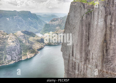 Blick über den Lysefjord zu See Eida von der Kanzel des Predigers gesehen Stockfoto