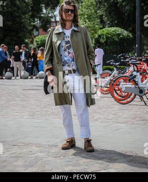 Florenz, Italien. 14 Juni, 2018. Florenz-14 Juni 2018 Männer auf der Straße während der Pitti. Credit: Mauro Del Signore/Pacific Press/Alamy leben Nachrichten Stockfoto