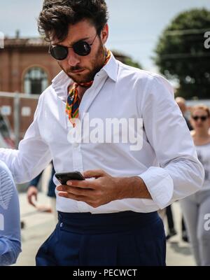 Florenz, Italien. 14 Juni, 2018. Florenz-14 Juni 2018 Männer auf der Straße während der Pitti. Credit: Mauro Del Signore/Pacific Press/Alamy leben Nachrichten Stockfoto