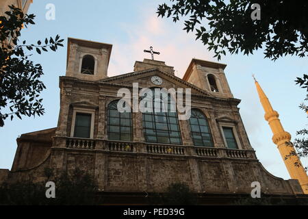 Saint George maronitische Kathedrale und sunnitisch-muslimischen Mohamed Al Amin Moschee in der Beiruter Innenstadt, war einer der libanesischen Bürgerkrieg Tötung Zonen. Stockfoto