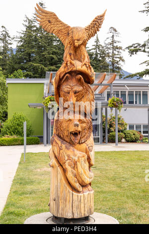 Holzschnitzerei auf Anzeige in der Stadt der Hoffnung, British Columbia, Kanada Stockfoto