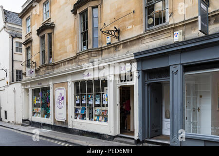 Außenansicht von Mr B's Book Emporium, John Street, City of Bath, Somerset, England, VEREINIGTES KÖNIGREICH Stockfoto