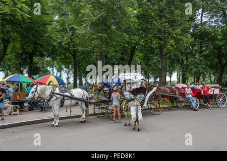 Stadt Suzdal, Wladimir, Russland - 14.07.2018: Ausritte am 14.07.2018 Gurken Festival in Suzdal, Wladimir, Russland. Stockfoto