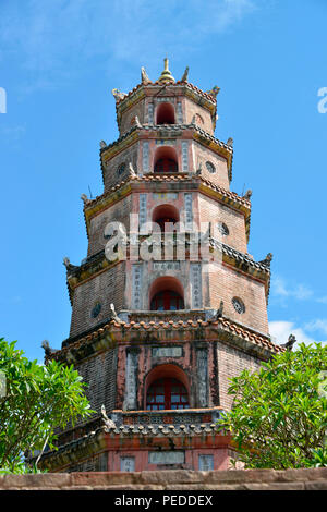 Turm der Freude und Anmut, Thap Phuoc Duyen, Thien-Mu-Pagode, Hue, Vietnam Stockfoto