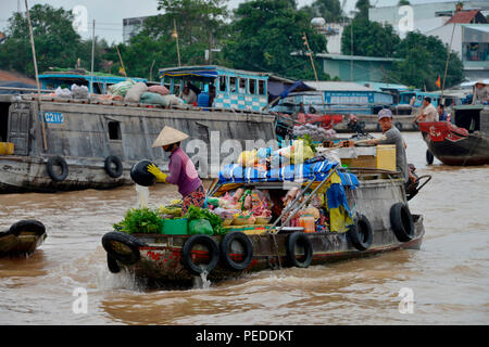 Schwimmender Markt Cai Rang, Song Can Tho, Can Tho, Vietnam Stockfoto