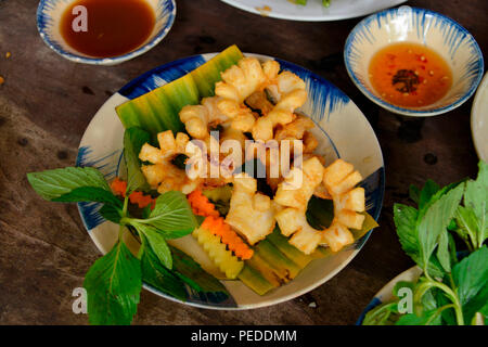 Frittierter Tintenfisch, Secret Garden Restaurant, Ho-Chi-Minh-Stadt, Vietnam Stockfoto