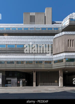 Brutalist konkrete Sampson Haus, neben Blackfriar's Bridge auf der Southbank. In 1976-9 für Lloyds Bank, entworfen von Fitzroy Robinson gebaut. Stockfoto