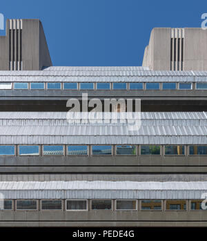 Brutalist konkrete Sampson Haus, neben Blackfriar's Bridge auf der Southbank. In 1976-9 für Lloyds Bank, entworfen von Fitzroy Robinson gebaut. Stockfoto