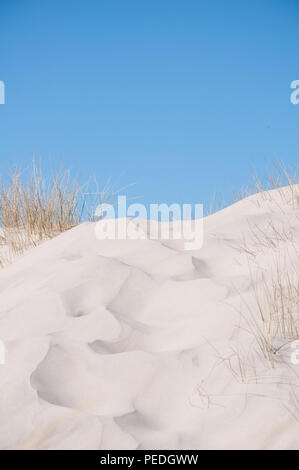 Strand Sand dune mit blauen klaren Himmel. Köpingsvik Dänemark Stockfoto