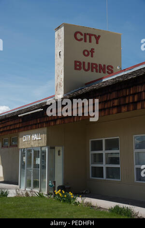 BURNS, Oregon 21. APRIL 2016, Haupteingang und Beschilderung des Rathaus Gebäude für Verbrennungen. Stockfoto