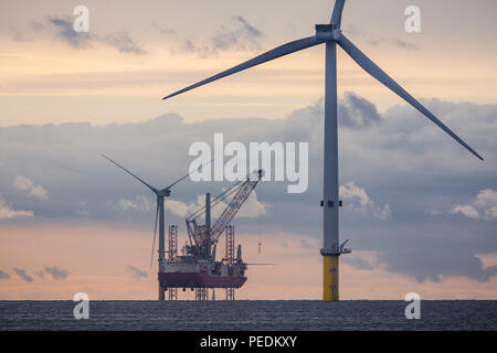 Seajacks Scylla Arbeiten am Bau von Offshore-windparks Walney Erweiterung Stockfoto