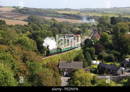 34070 fährt Corfe Castle auf der Swanage Railway 11.9.11 Stockfoto