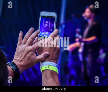 Deutschland, Ebern, Eyrichshhof Schloss, 30. Juli 2018 - Johaness Oerding - Rösler Open Air - Bild: Johaness Oerding ein Set an der Rösler Open Ai spielen Stockfoto