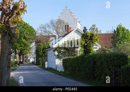 KRISTIANOPEL, Schweden am 14. Mai 2018. Blick auf eine Straße, Gebäude und eine Kirche. Feder und sonnigen Nachmittag. Redaktionelle Verwendung. Stockfoto