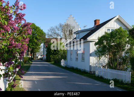 KRISTIANOPEL, Schweden am 14. Mai 2018. Blick auf eine Straße, Gebäude und eine Kirche. Feder und sonnigen Nachmittag. Redaktionelle Verwendung. Stockfoto