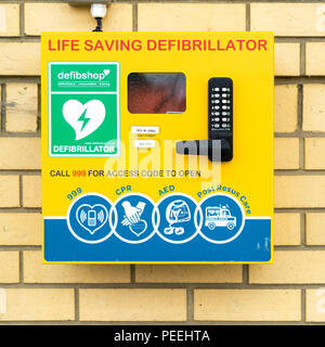 Defibrillator in der Öffentlichkeit Stockfoto