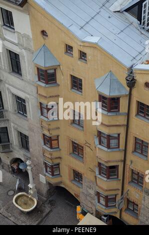 Innsbruck, Hauptstadt Tirols, Österreich (Österreich): Blick vom Stadtturm auf die Altstadt Stockfoto