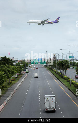 Bangkok, Thailand, 12. August 2018: Thai Airways Reg. Nr. HS-A 350-941 Flug THA 103 von CNX Landung zu BKK Stockfoto