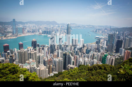 Blick auf Hongkong an der Spitze der Victoria Peak berücksichtigt Stockfoto