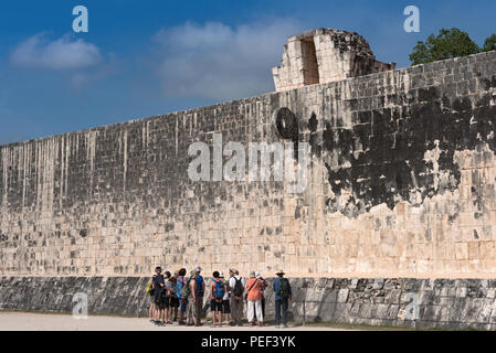 Ruinen, Pyramiden und Tempel in Chichen Itza, Yucatan, Mexiko. Stockfoto