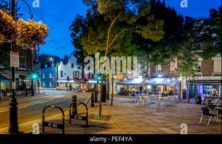 Battersea Square bei Nacht London UK Stockfoto