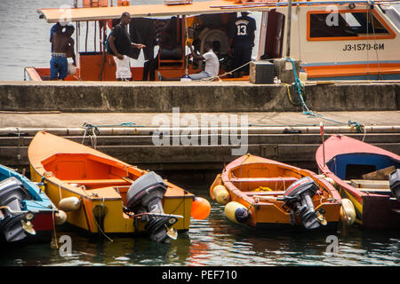 Angeln Boot auf einem Pier, Grenada Island Stockfoto