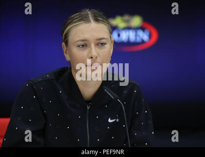 Fünfmal Grand Slam Meister Maria Sharapova von Russland während der Pressekonferenz nach dem US Open 2017 dritte Runde Stockfoto