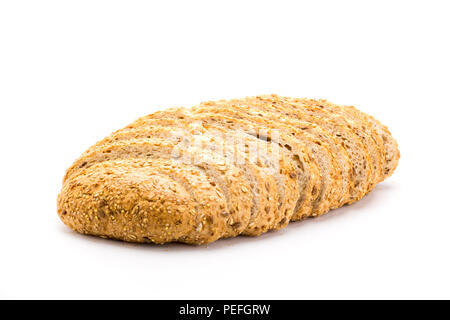 Frisch gebackene 7 Getreide Brot, Vollkorn Essen mit viel Ballaststoffe auf weißem Hintergrund Stockfoto