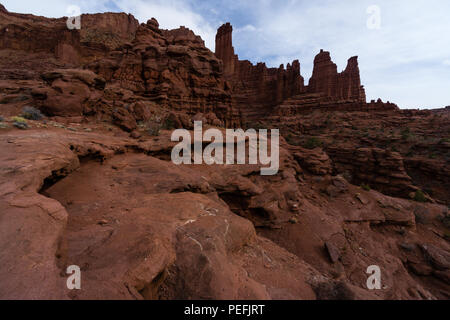 In der Nähe von Moab, Fisher Towers ist ein Erholungsgebiet mit Wanderwegen und einen Campingplatz. Stockfoto