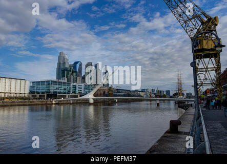 Foto in Argentinien Buenos Aires, August 2017: Moderne Hafen Puerto Madero in Buenos Aires. Stockfoto